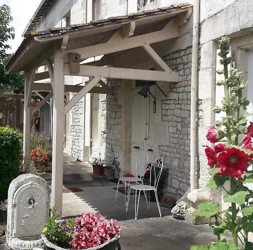 Domaine De Pelouaille - D'hotes Saint-Jean-d'Angely