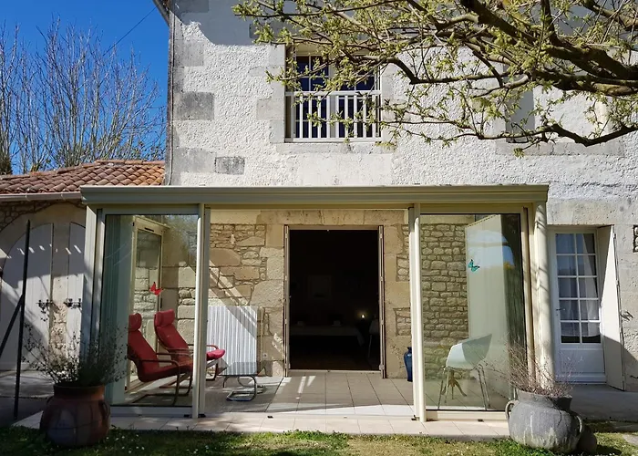 Bed & Breakfast Domaine De Pelouaille - D'hotes Saint-Jean-d'Angely