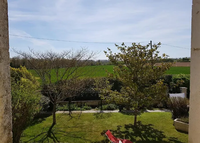 Domaine De Pelouaille - D'hotes Bed & Breakfast Saint-Jean-d'Angely